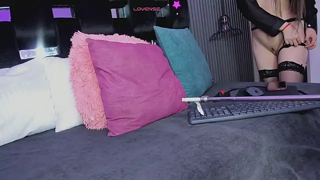 levana1 online show from 11.21.25