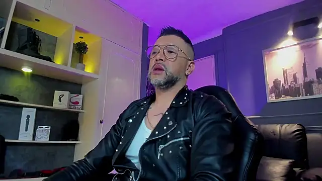 Snapshot of MrFrank_tattoo chatting on 02.08.26 MrFrank tattoo online show from 02.08.26
