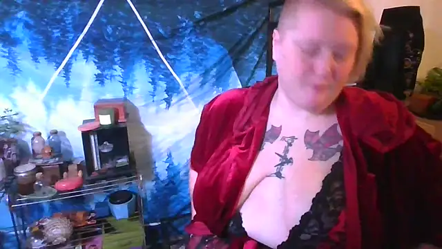 buxombosums online show from 12.15.25