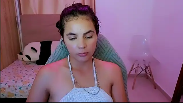 Snapshot of _elenna chatting on 05.12.26 elenna online show from 05.12.26