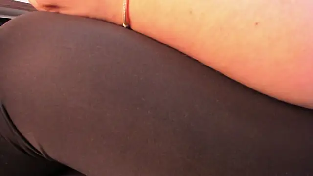 Snapshot of _rebecca1 chatting on 11.20.25 rebecca1 online show from 11.20.25