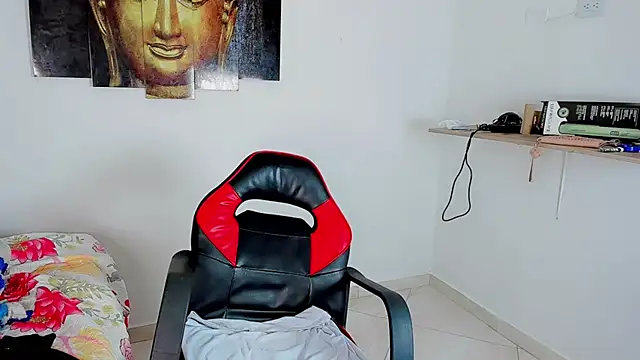 Snapshot of little_tsgirl_ chatting on 02.07.26 little tsgirl online show from 02.07.26