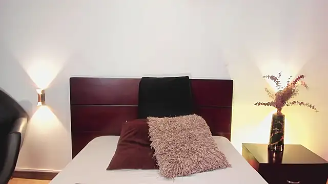 Amber  Davis online show from 12.31.24