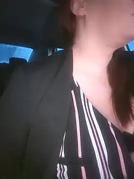 Snapshot of BBWQUEENBEEE chatting on 02.11.25 BBWQUEENBEEE online show from 02.11.25