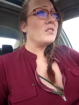 Snapshot of BBWQUEENBEEE chatting on 03.03.25 BBWQUEENBEEE online show from 03.03.25