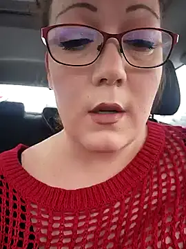 Snapshot of BBWQUEENBEEE chatting on 03.04.25 BBWQUEENBEEE online show from 03.04.25