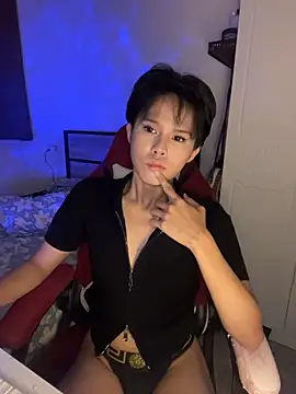 Snapshot of Plaxxtique chatting on 04.04.26 Plaxxtique online show from 04.04.26