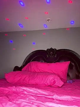 ThickAssRena online show from 11.30.25