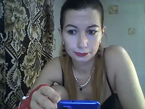 Snapshot of Olesja chatting on 12.16.24 Olesja online show from 12.16.24