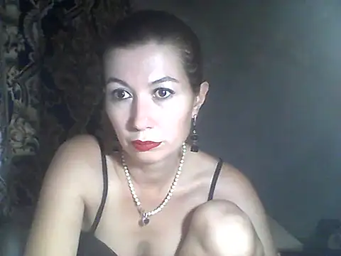 Snapshot of Olesja chatting on 10.07.25 Olesja online show from 10.07.25
