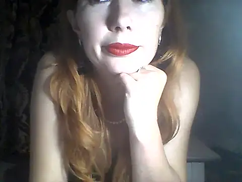 Snapshot of Olesja chatting on 10.11.25 Olesja online show from 10.11.25