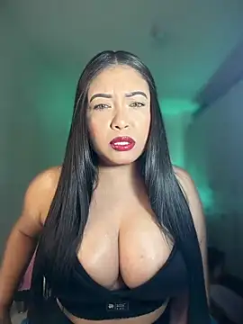 Snapshot of cami_ortiz__ chatting on 06.12.26 cami ortiz online show from 06.12.26