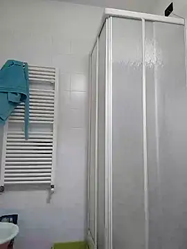 Snapshot of woww791 chatting on 12.18.24 woww791 online show from 12.18.24