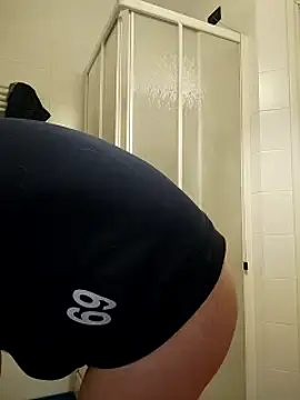 Snapshot of woww791 chatting on 12.27.24 woww791 online show from 12.27.24