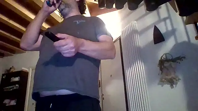 Snapshot of woww791 chatting on 09.29.25 woww791 online show from 09.29.25