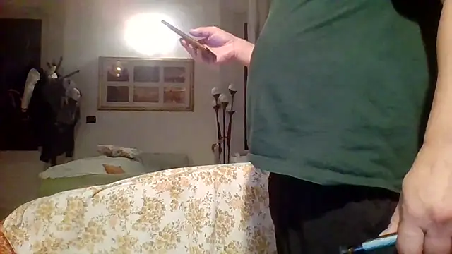 Snapshot of woww791 chatting on 09.30.25 woww791 online show from 09.30.25