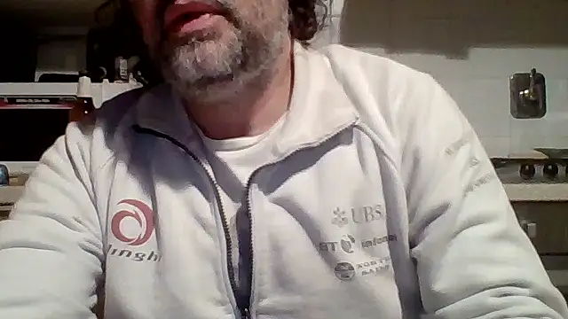 Snapshot of woww791 chatting on 10.15.25 woww791 online show from 10.15.25