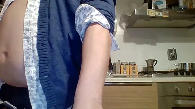 Snapshot of woww791 chatting on 10.17.25 woww791 online show from 10.17.25