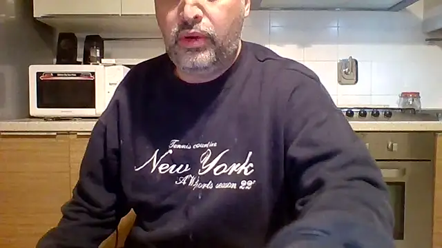 Snapshot of woww791 chatting on 10.29.25 woww791 online show from 10.29.25