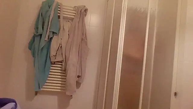 Snapshot of woww791 chatting on 11.29.25 woww791 online show from 11.29.25