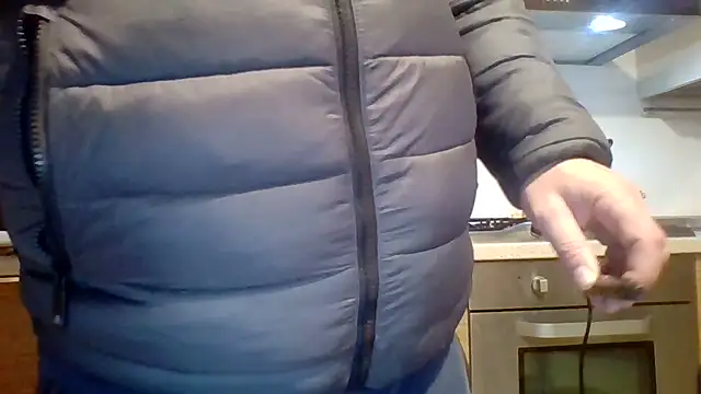 Snapshot of woww791 chatting on 12.01.25 woww791 online show from 12.01.25