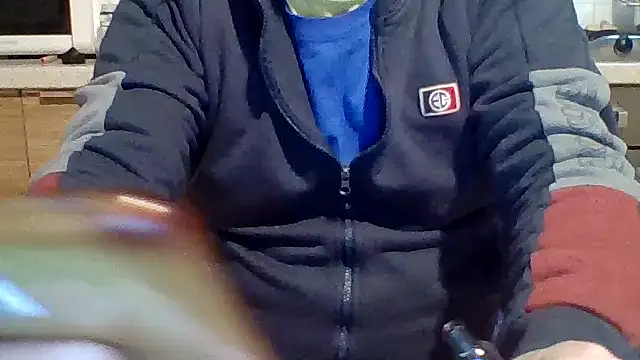 Snapshot of woww791 chatting on 12.04.25 woww791 online show from 12.04.25