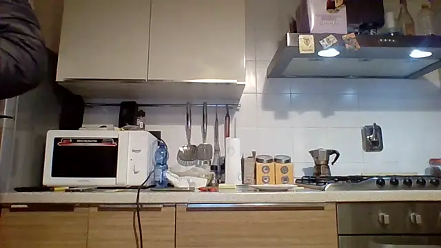 Snapshot of woww791 chatting on 12.15.25 woww791 online show from 12.15.25