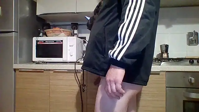 Snapshot of woww791 chatting on 12.18.25 woww791 online show from 12.18.25