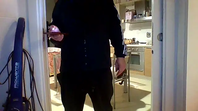 Snapshot of woww791 chatting on 12.20.25 woww791 online show from 12.20.25