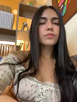 Snapshot of DaphneUwu chatting on 10.18.25 DaphneUwu online show from 10.18.25