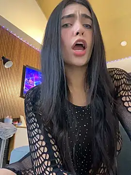 DaphneUwu online show from 02.07.26