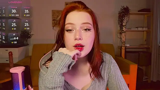 Snapshot of Sofy_Benson chatting on 12.12.24 Sofy Benson online show from 12.12.24