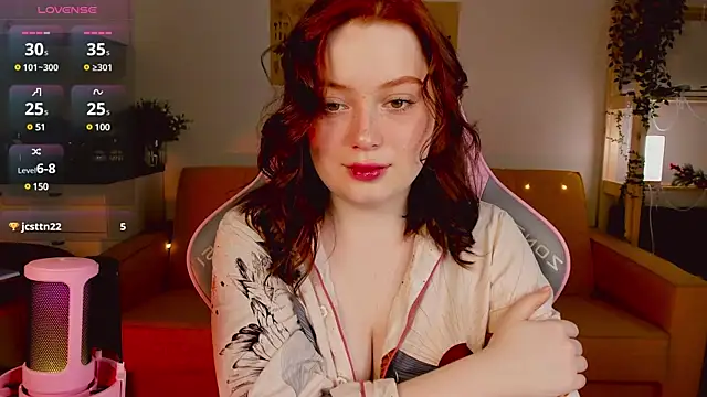 Snapshot of Sofy_Benson chatting on 12.29.24 Sofy Benson online show from 12.29.24