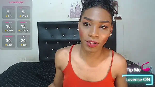 Snapshot of NAHOMMY_SEXY chatting on 09.21.25 NAHOMMY SEXY online show from 09.21.25