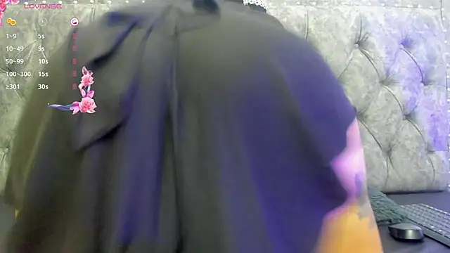 Snapshot of Dounia_nagi chatting on 12.12.24 Dounia nagi online show from 12.12.24