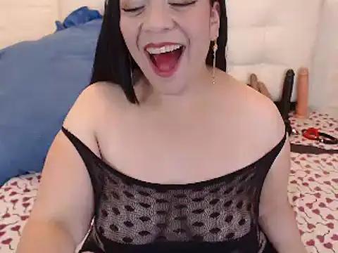 Snapshot of Angiee_BBW chatting on 03.04.25 Angiee BBW online show from 03.04.25