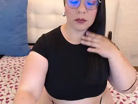 Snapshot of Angiee_BBW chatting on 09.13.25 Angiee BBW online show from 09.13.25