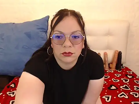 Snapshot of Angiee_BBW chatting on 10.07.25 Angiee BBW online show from 10.07.25