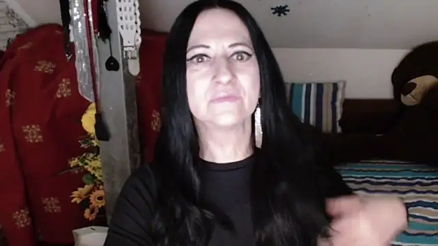 Snapshot of DebraMilf chatting on 03.22.26 DebraMilf online show from 03.22.26