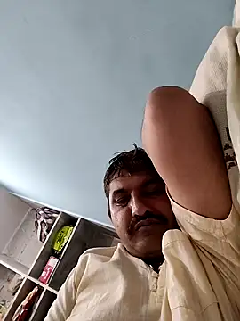 Snapshot of Amandev7 chatting on 09.10.25 Amandev7 online show from 09.10.25