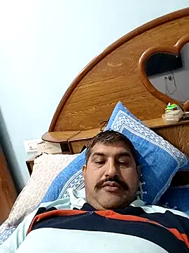 Snapshot of Amandev7 chatting on 10.18.25 Amandev7 online show from 10.18.25