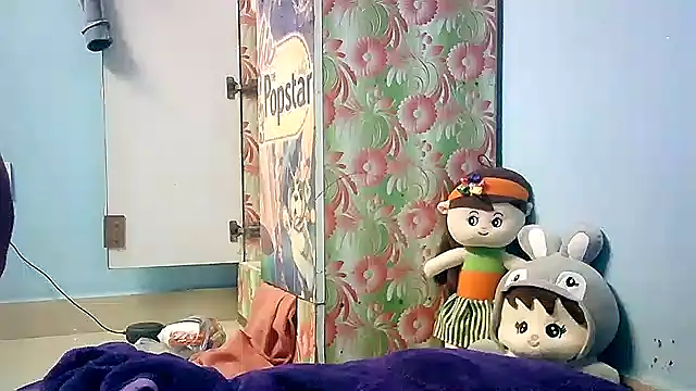 Snapshot of lovelydesi21 chatting on 01.12.25 lovelydesi21 online show from 01.12.25