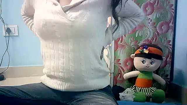 Snapshot of lovelydesi21 chatting on 01.19.25 lovelydesi21 online show from 01.19.25