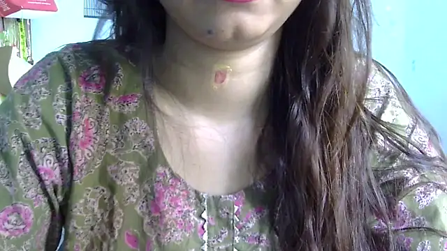 Snapshot of lovelydesi21 chatting on 09.22.25 lovelydesi21 online show from 09.22.25