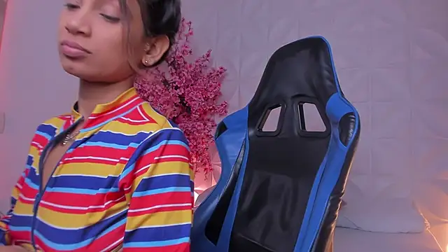 Snapshot of cora_22 chatting on 02.05.26 cora 22 online show from 02.05.26