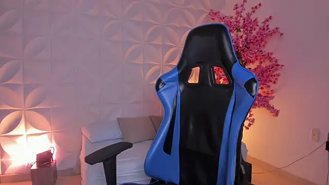 Snapshot of cora_22 chatting on 02.28.26 cora 22 online show from 02.28.26