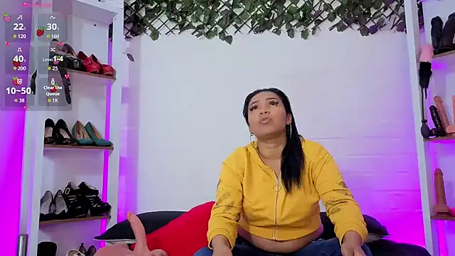 louise nails online show from 04.11.26