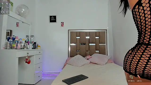 kendall-ewers online show from 11.07.25