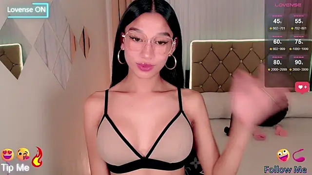 Snapshot of FuckDoll_Nathalie chatting on 02.26.25 FuckDoll Nathalie online show from 02.26.25