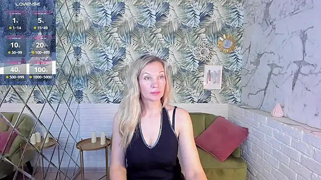 Snapshot of NancyGrace chatting on 12.20.24 NancyGrace online show from 12.20.24